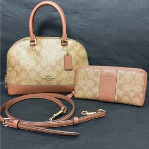 Coach Mini Sierra Satchel
Crossbody Bag & Matching
Wallet Signature Canvas Print